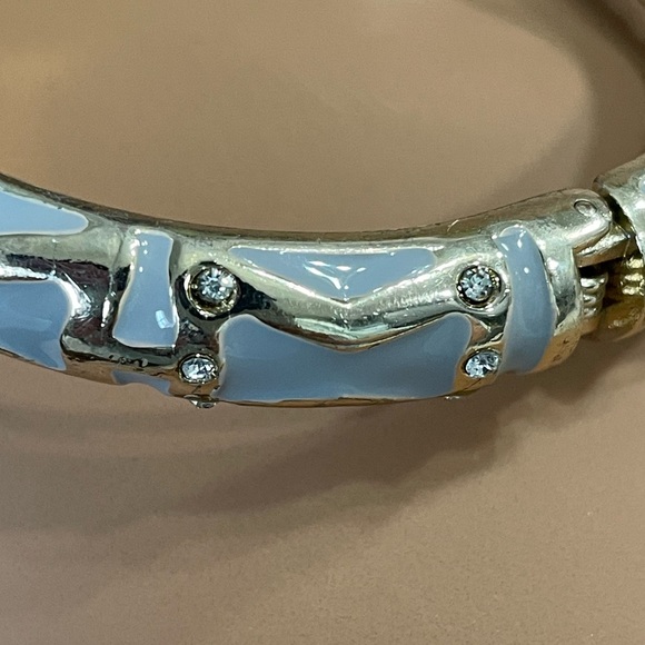 Embellish Enamel Hinged Bracelet - Picture 3 of 8